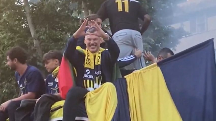 Fešta u Istanbulu za šampione, Jasikevičijus uživa: Zašto da mislim na sledeću sezonu kad sam već dva dana polupijan (VIDEO)