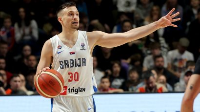 Avramović obukao junačko odelo i setio se predaka: Izgubio sam dede u ratu…