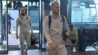 Račić stigao u Solun i slikao se sa šalom Arisa
