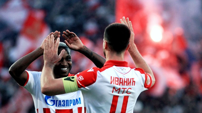 Javor ljuljao, ali unazad - Zvezda bez milosti na premijeri