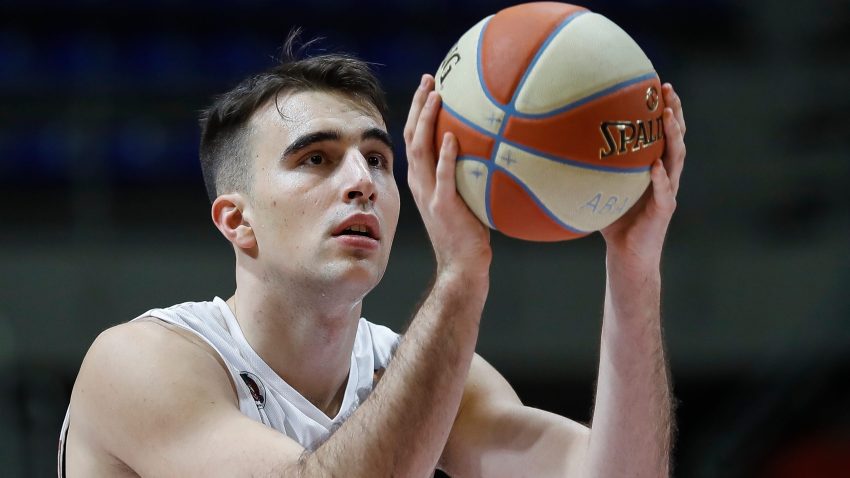 Pecarski predstavljen u Atini: Šakota imao veliku ulogu u mojoj odluci, zna put ka uspehu