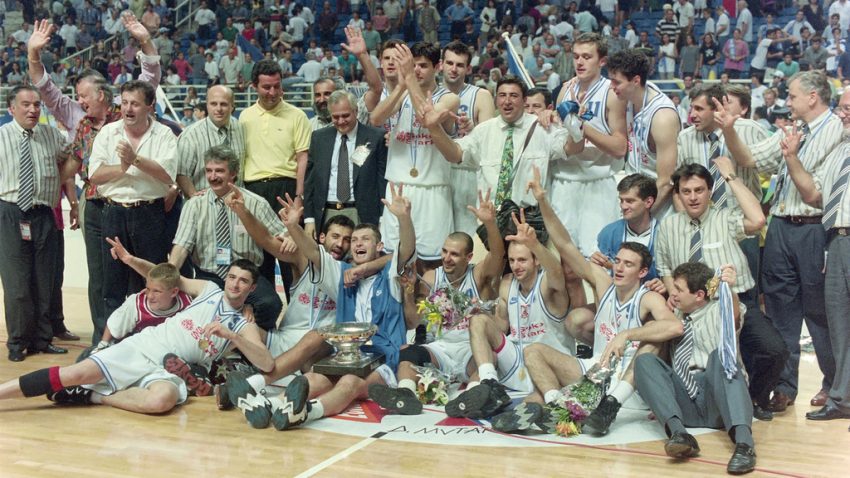 Na današnji dan, pre 30 godina: Najlepše finale u istoriji, Duda se u jednom trenutku okrenuo ka klupi i izvukao keca iz rukava