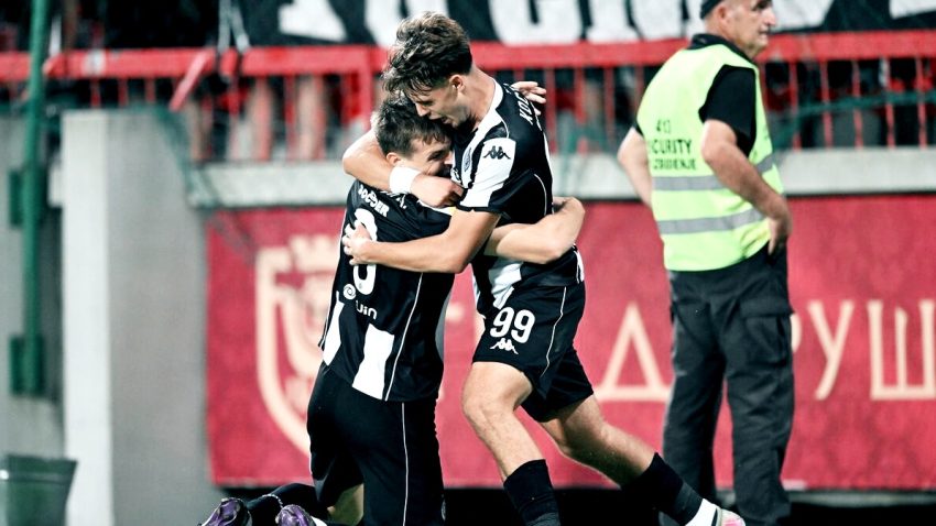 Crno-beli kalcijum za još jače Kosti(će)