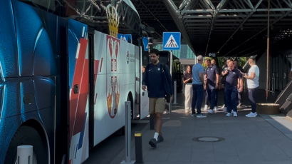 Let Orlova ka Kipru, Micić uz tim