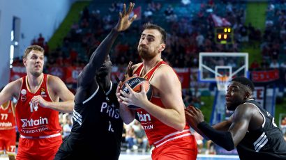 Milutinov ponovo u crveno-belom, ali protiv Pariza ne pomaže ni raspucani Vezenkov: Burna reakcija klupe presudila Olimpijakosu na Kipru