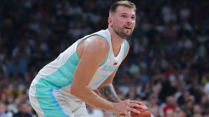 Omić se našalio s Lukom pa morao da radi 50 sklekova: Dončić pogađa i sa rancem na leđima (VIDEO)