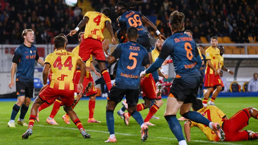Vanja odbranio penal, a Napoli prvo mesto
