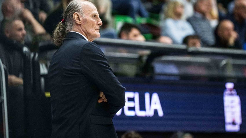 Ivanović opet ostavio Smailagića van tima, Virtus ubacio u šestu brzinu