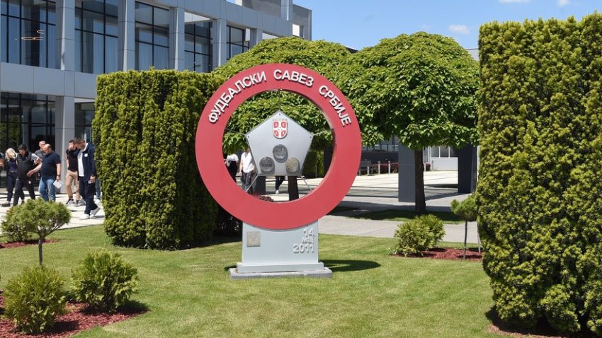Navijački ispadi povod za hitni sastanak: FSS i Zajednica raspravljaju o problemu na tribinama