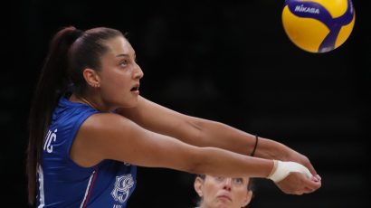 Vanja Ivanović dobila šansu sa klupe, gađali je servisima sa svih strana