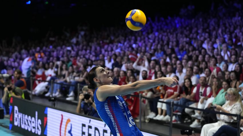 Borba za prvi pehar u Turskoj: Vakif ispustio 2:0 protiv Fenera, Tijana stala na 25 poena