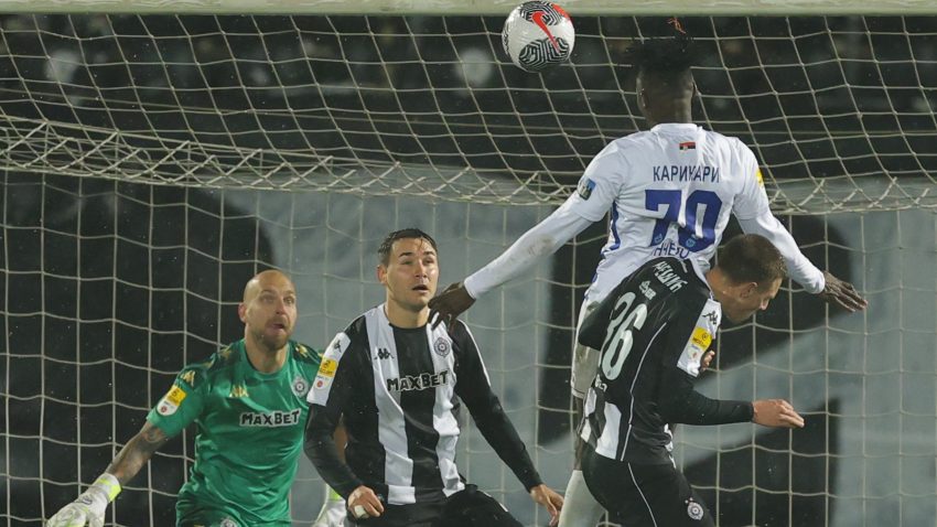 Umesto šok terapije - novi šok za Partizan: Stojaković posrnuo na debiju u Humskoj
