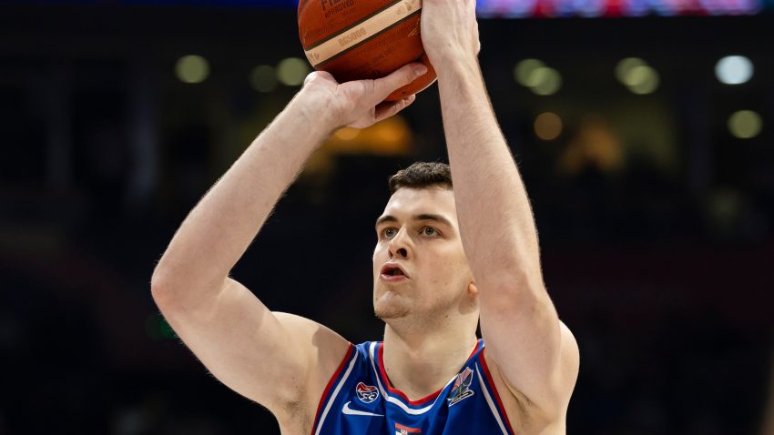 Koprivica učestvovao u gašenju ljubljanskog plamena, Čanak nastavio s klizanjem u Francuskoj