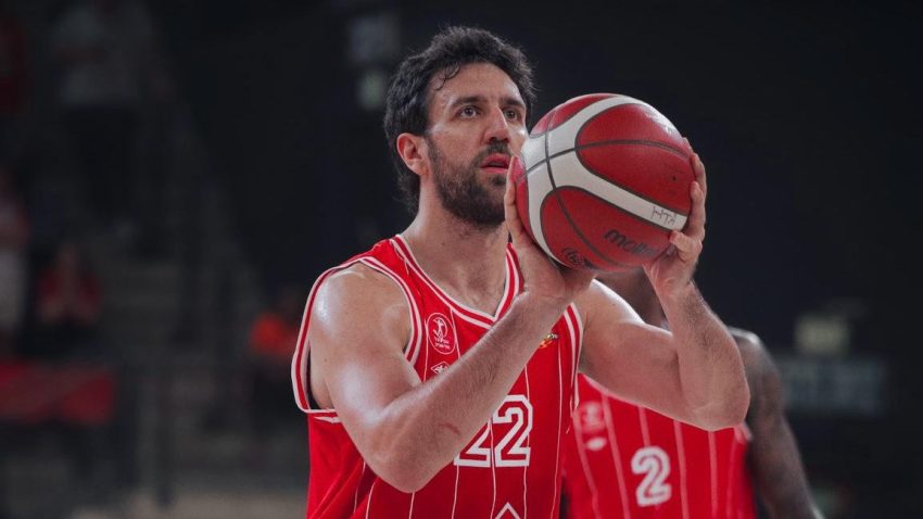 Radonjić gledao kako izbacuju Kokoškova: Hapoel i Micić poništili Lojda, pa okrenuli Efes