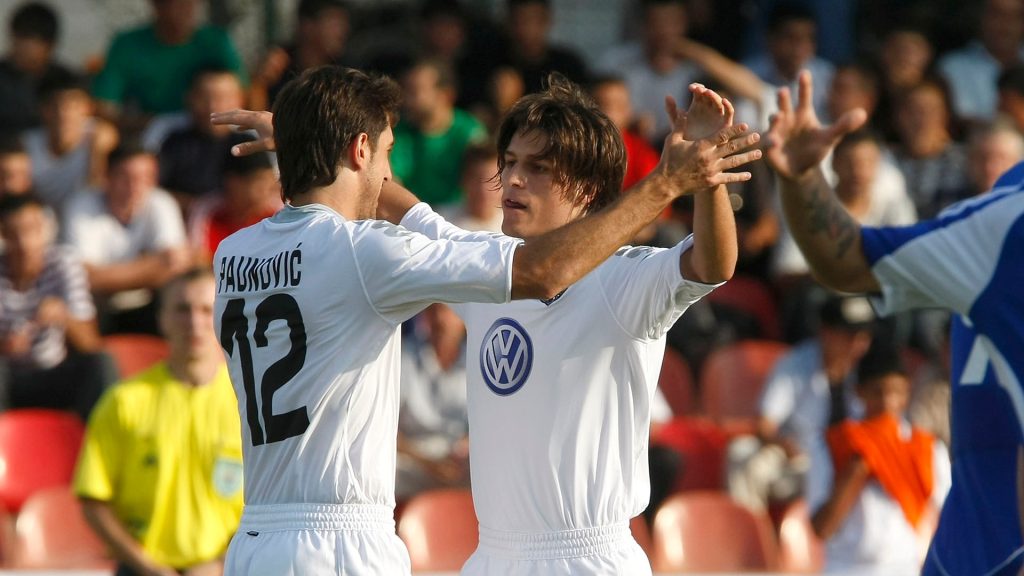 Partizanov metak sa krila uz kog rastu crno-bela deca: Roberto Karlos je rekao da će mi slomiti nogu, ali pred 30 hiljada ljudi bih nastavio i da mi otkinu glavu 1 BOGUNOVIC MILOS 05 Cropped