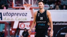 Problem za Dubai pred plej-of, Petrušev van stroja
