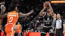 Ništa od novogodišnjeg poklona, Partizan poklekao u poslednjim minutima