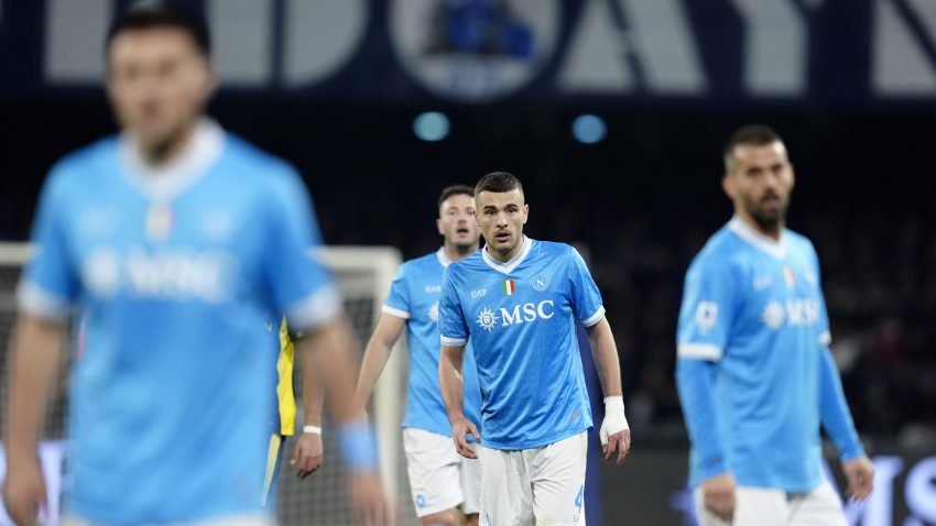 Napoli u krizi, Parma sa četvrtim golmanom zaustavila šampiona