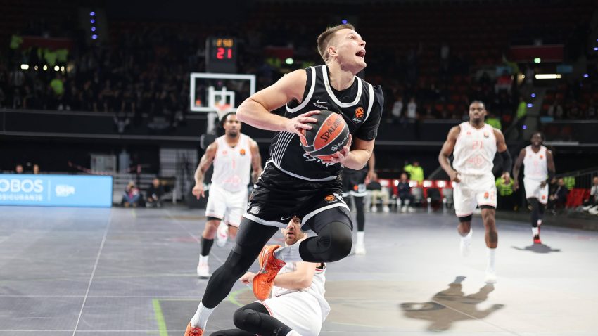 Povratak otpisanih u Minhenu: Partizan od minus 27 do herojske pobede nad Hapoelom