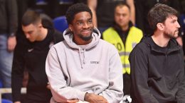 Milton na operaciji u Americi