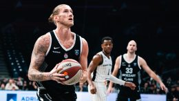 Osetkovski pokazao put, Radanov debitovao u 10. uzastopnoj pobedi Partizana