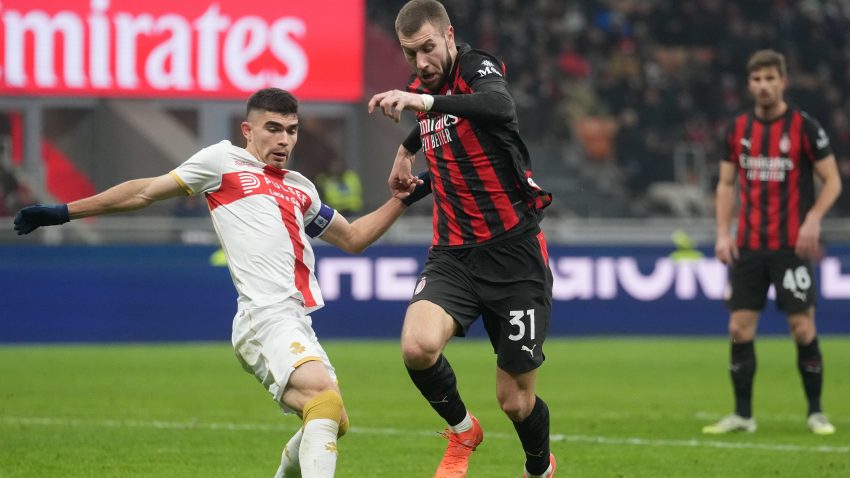 Milanov novogodišnji poklon Interu: Velika drama na San Siru, Leao sprečio senzaciju