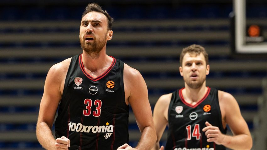 Pešić osetio moć najjačeg tandema - Pirej čekao, ali nije dočekao Tajrika