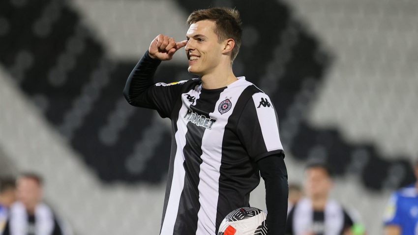 Andrej Kostić na pregledima u Milanu, čeka se potpis