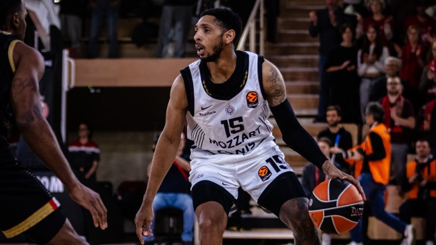 Filadelfiji Pejn, Partizanu 1,75 miliona