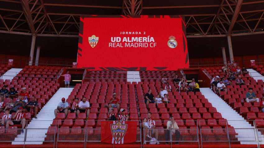 Ronaldo zapalio Segundu sa 428.000 lajkova, ali zakon koči Almerijin san: Kristijano ne sme da zaigra