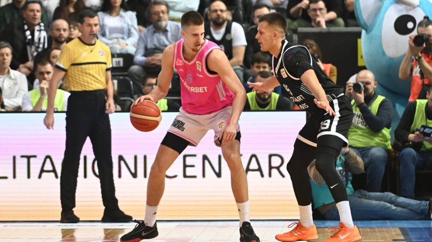 Mega iznenađenje posle prekida u Nišu: Avdalovićevi klinci ubedljivo savladali Partizan i zakazali finale sa Zvezdom