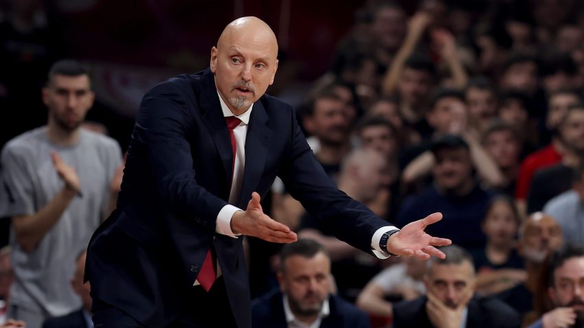 Zvezda sa 11 igrača protiv Budućnosti