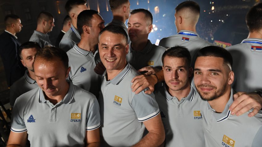 Kostić gleda njegove - Zvezdu i Bajern: Čvrste spone Pešića i Obradovića! Stiv Ker je prvo ušao u našu svlačionicu…