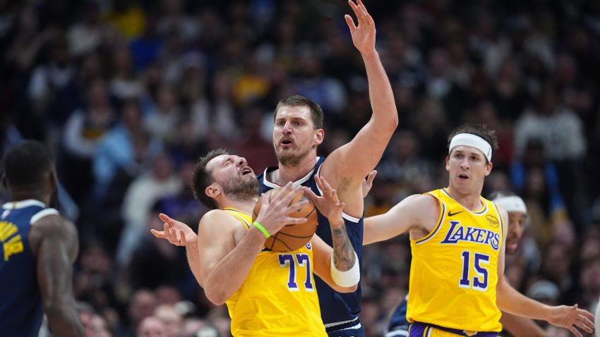 Nikola Jokić, heroj Denvera i zlikovac NBA lige koji je pokvario Lebronovo veče: Koš srpskog asa za pobedu