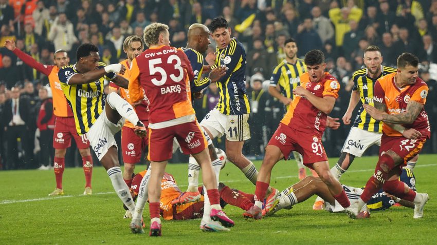 Turska na nogama, ključa u borbi za titulu:  Fener poklekao u 98. minutu - Galata se pita za sve