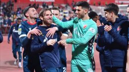 Radonjić pažljivo bira, Glazer se uzda u pasoš