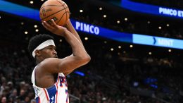 Ruki šokirao Boston: Braunu poster - Edžkombu istorija