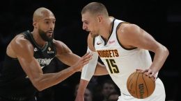 Noć za zaborav Jokića i Nagetsa: Nikola promašio 19 šuteva - Mekdenijels pričao i na terenu