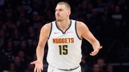 Neobična scena u Mineapolisu: Jokić umalo krenuo za Denver bez donjeg veša