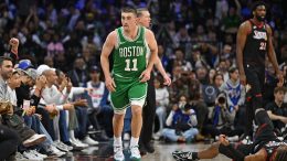 Pričard tražio pogledom Milera i pokvario Embidov povratak