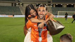 Iz Zvezde otišao bez šanse, pa oduševio Škrtela, postao prijatelj sa Podolskim i mezimac Grka: Trudim se da budem igračima oslonac kao Lukas meni, u Radu zbog odnosa prema klubu napravili presedan