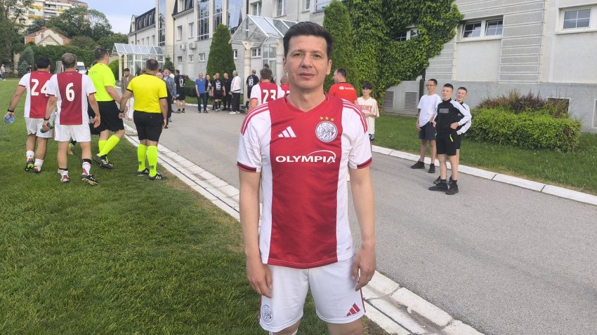 Pantelićev gol Partizanu za nostalgiju u Amsterdamu, ekscentrična devetka pogađa i u penziji