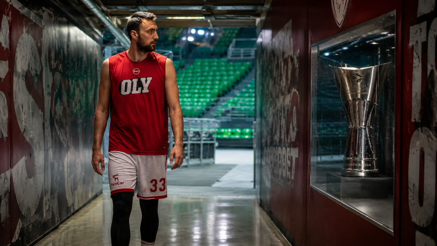 Od Jarića do Gudurića: Milutinov kuca na vrata odabranog društva