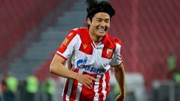 Englezi gledaju Seola, Zvezda čeka kraj Mundijala
