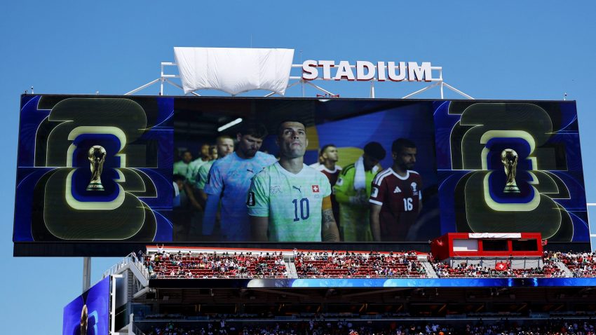 FIFA ne prašta ni zvezdama, ni velikim brendovima: Musijala krio logo, a čuveni proizvođač džinsa iskoristio zabranu za foru turnira (FOTO)