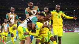 Istorija Bafana Bafane: Koreja u problemu,  mesto u drugoj fazi joj zauzela Južna Afrika