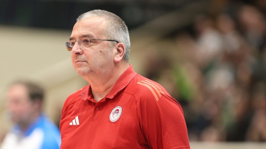 Srbin ostaje na klupi Olimpijakosa