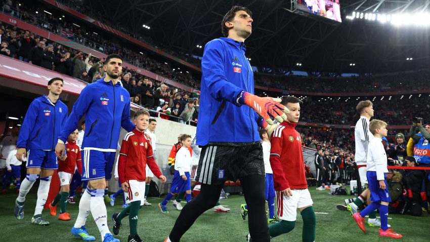 Vanja bi mogao da ostane bez transfera u Englesku, ali bi otvorio prostor doskorašnjem golmanu Zvezde