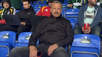 Foto vest: Slaviša Jokanović i Nikola Jelić bodre Srbiju protiv Ukrajine