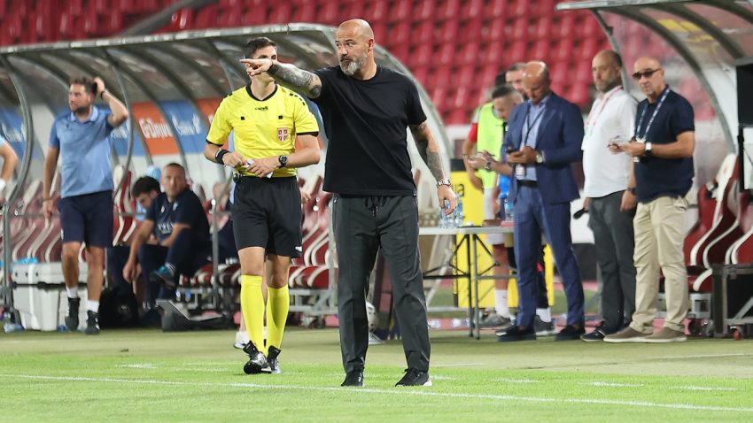 Stanković štiti igrače uoči Hapoela: Neka sve ide na moja leđa, a momke da ostave na miru